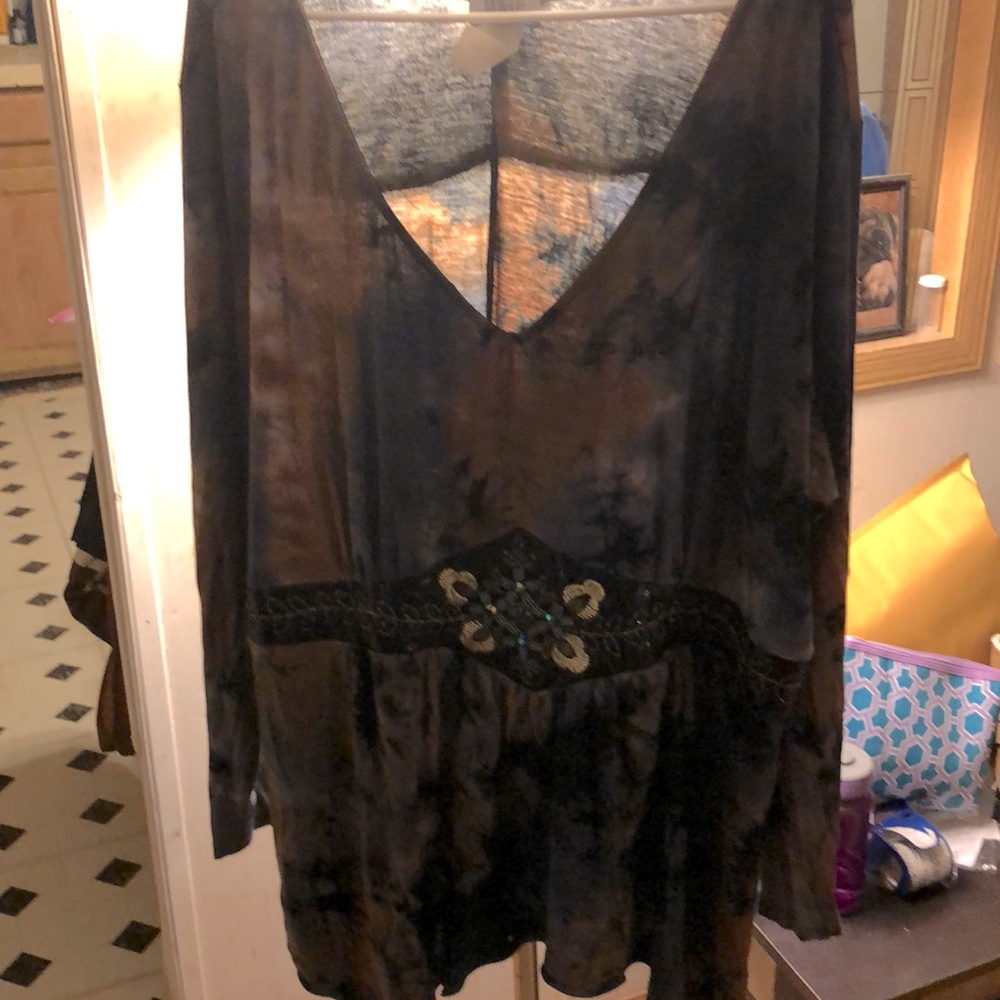 Woman’s long sleeve shirt